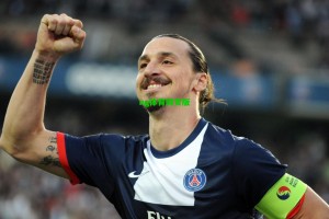 杜兰特半场18分率队紧咬 火箭活塞激战难分高下