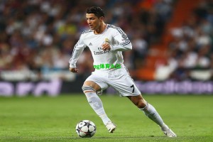 新星无畏！凯肖恩·乔治空切直面文班补防，单臂滑翔劈扣震撼全场