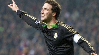 厄瓜多尔主帅贝卡切切亲临斯坦福桥考察爱将，凯塞多闪耀切尔西中场引祖国瞩目