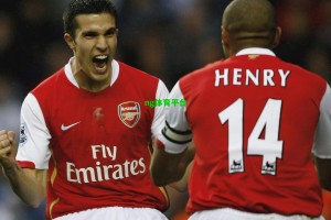 巴萨体育总监罗马诺公开辟谣，贝尔纳尔是非卖品，与利雅得胜利的传闻纯属虚构