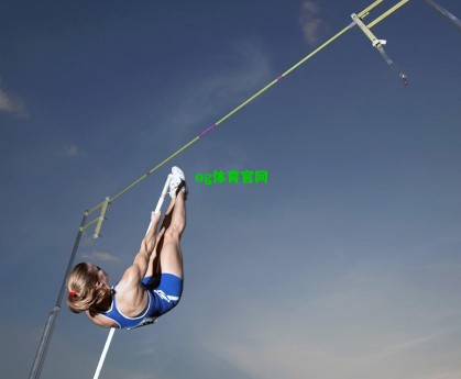 活塞新星罗宾逊关键16分助球队力克步行者，东部格局再起波澜