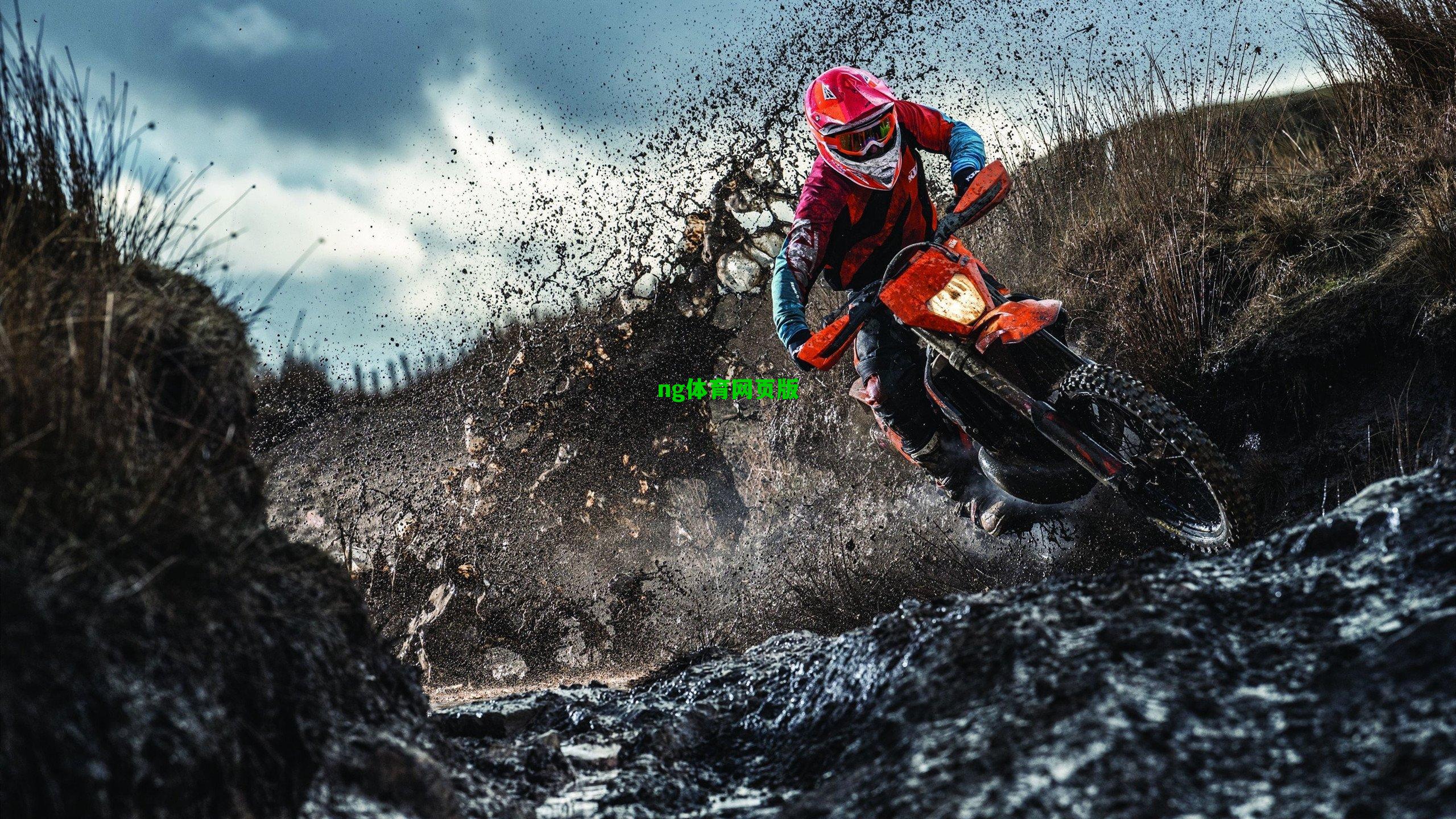 拉斯维加斯夜赛首圈惊魂酿连环事故 劳森公开致歉皮亚斯特里