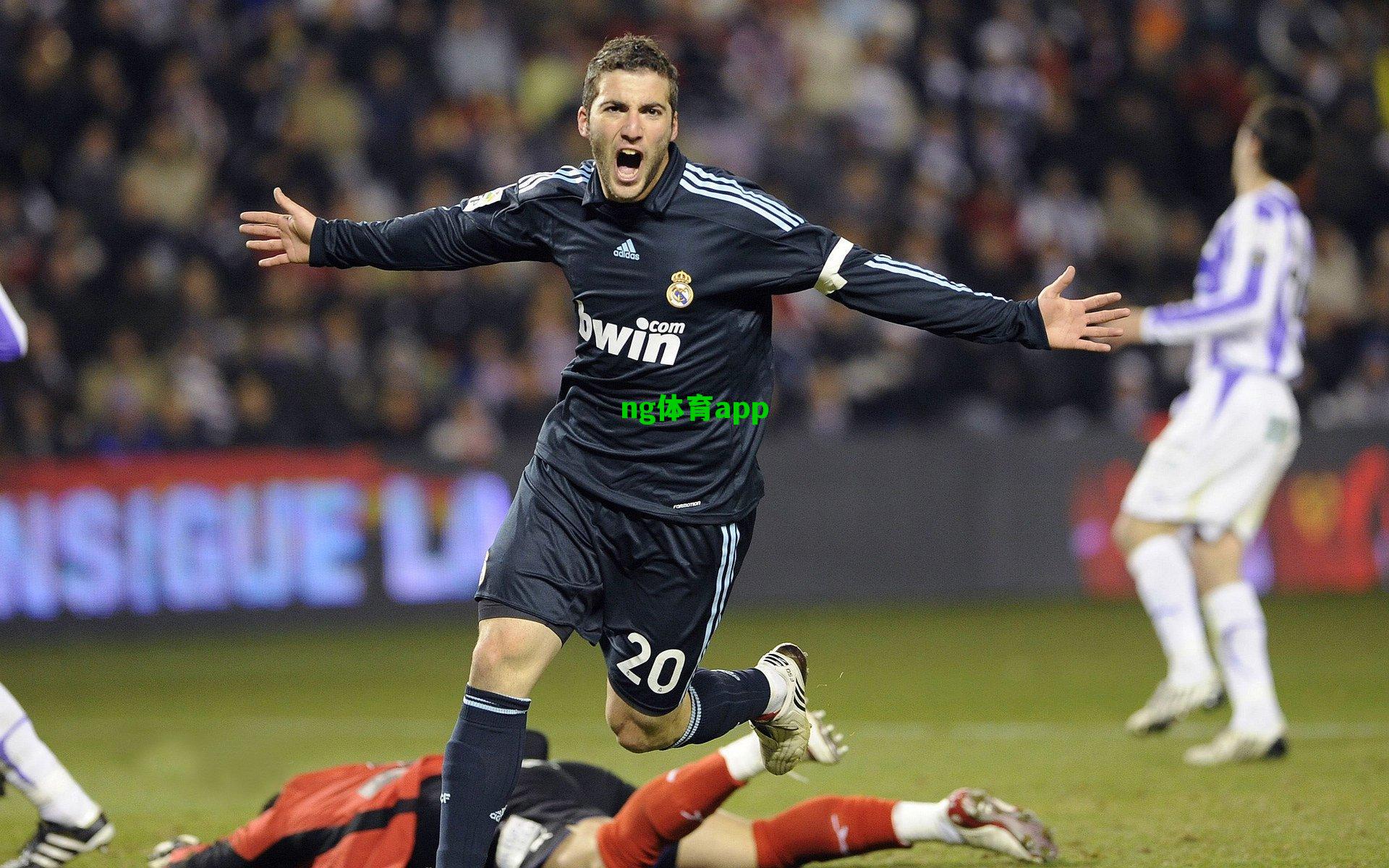 太阳报独家披露,曼联冬窗引援停滞,夏窗锁定沃顿等中场目标