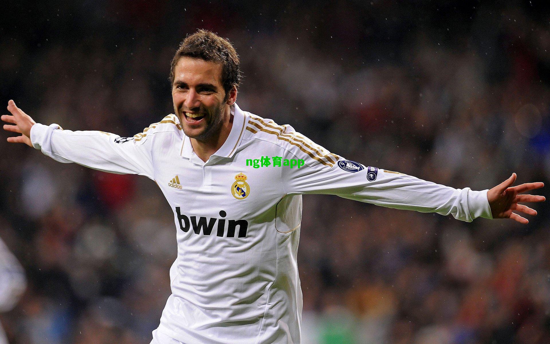 奥利塞闪耀安联！两球一助主导胜利，当选拜仁对狼堡全场最佳